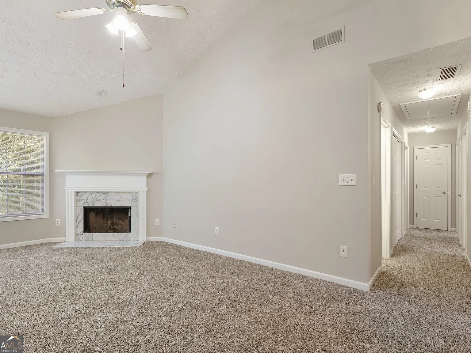 3 bed, 2.0 bath, 1636 sqft, $1,700 — Photo 3