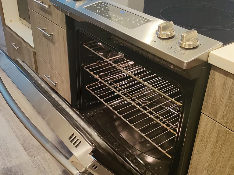 stove with oven