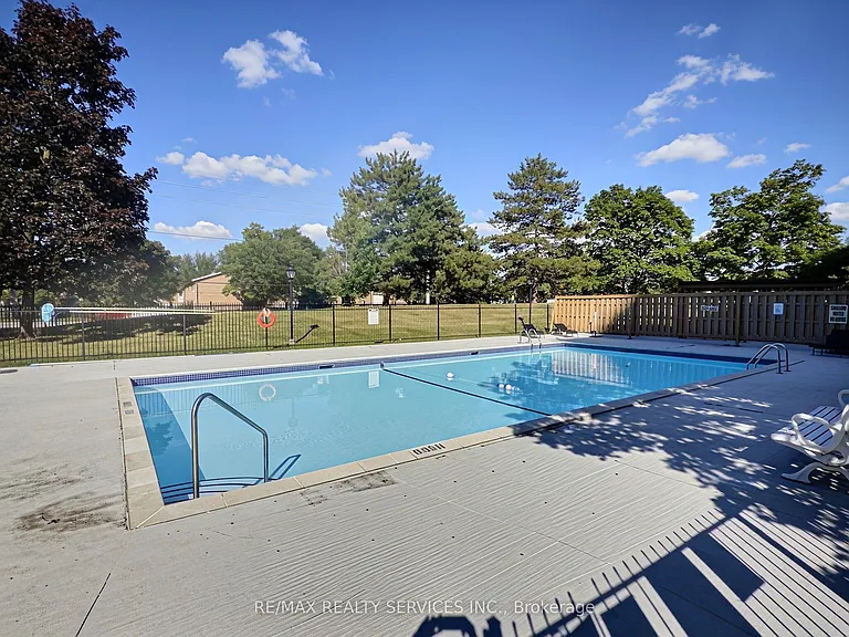 18 Knightsbridge Rd #1812 — Photo 18