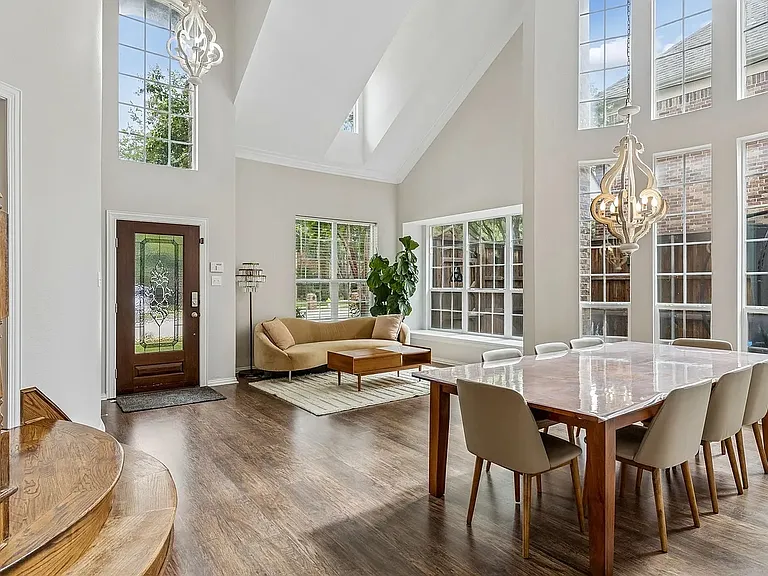 2245 Jaguar Dr — Photo 4