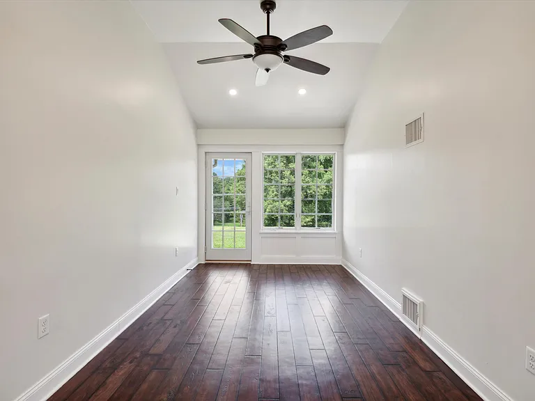432 Webb Rd — Photo 12