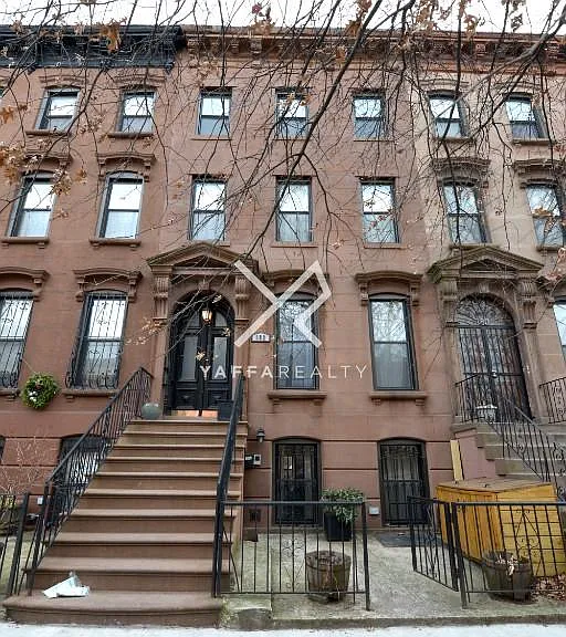 382 Halsey St #3 — Photo 7