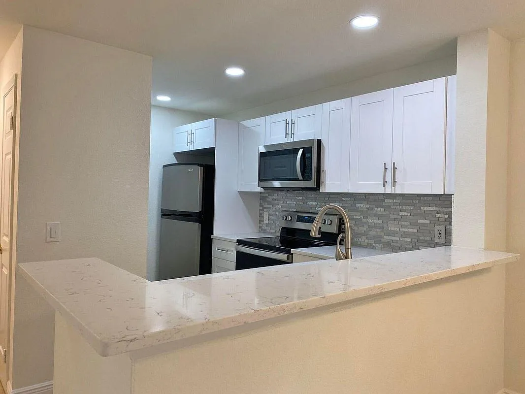 2 bed, 2.0 bath, 989 sqft, $2,550 — Photo 4