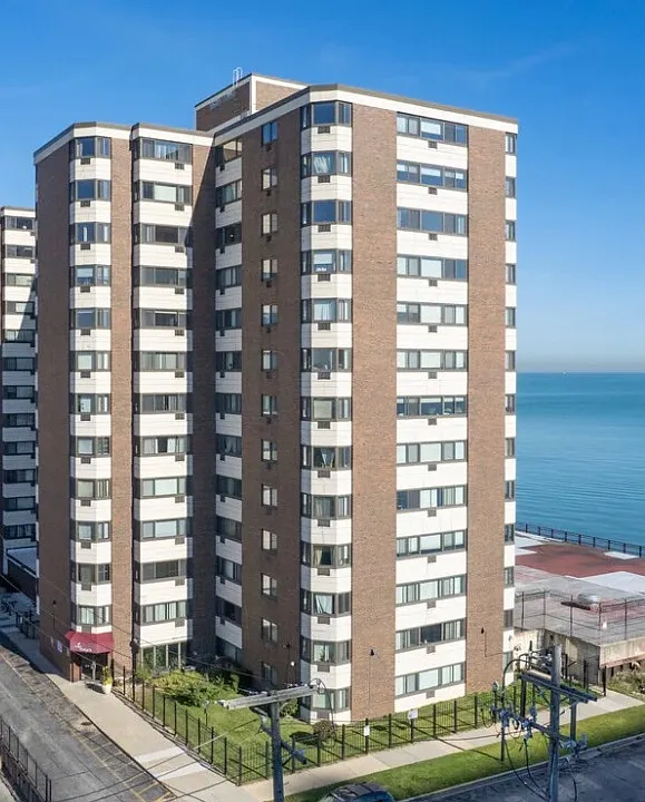 7337 S South Shore Dr #1007