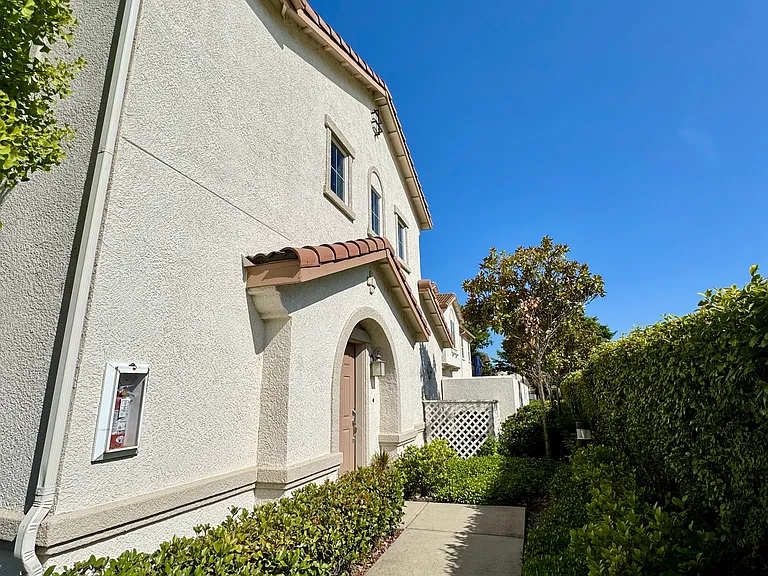 3301 N Park Dr #912 — Photo 3