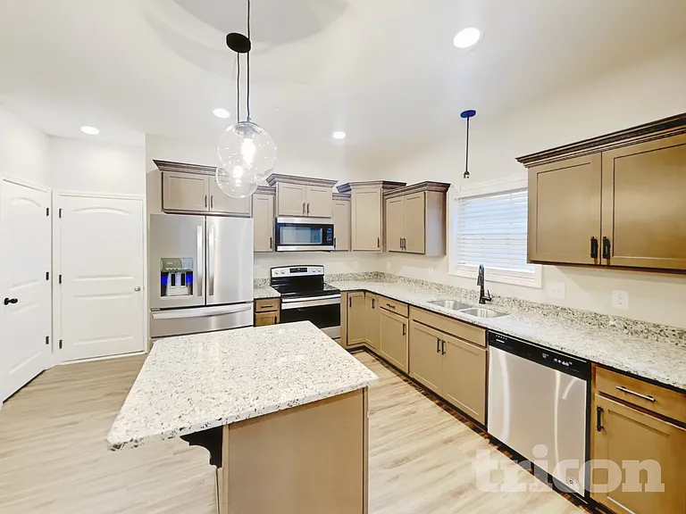 348 Brandywine Ln — Photo 7