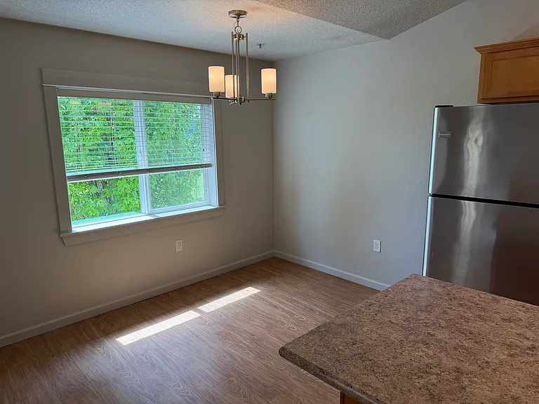 Eagle Crest Apartments — Photo 43