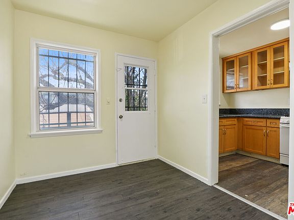 4th image of 3316 3/4 W 76th St