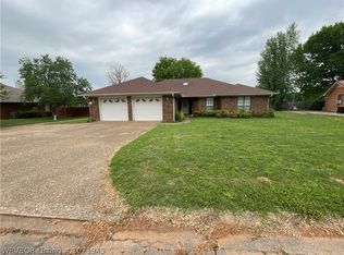 410 N 27th St, Ozark, AR 72949