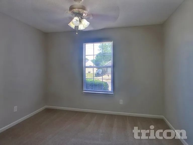 6417 Sunman Rd — Photo 11