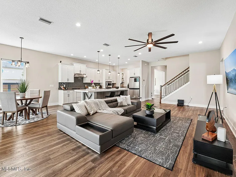 10223 Silverbrook Trl — Photo 10