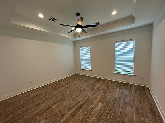 4th image of 247 Kings Wood Ave