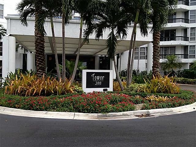 1st image of 3600 Mystic Pointe Dr APT 805