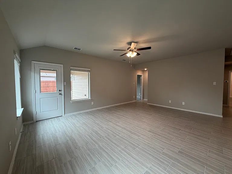 8433 Coffee Springs Dr — Photo 7