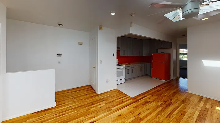 Rented by Heights Realty Advisors | media 8