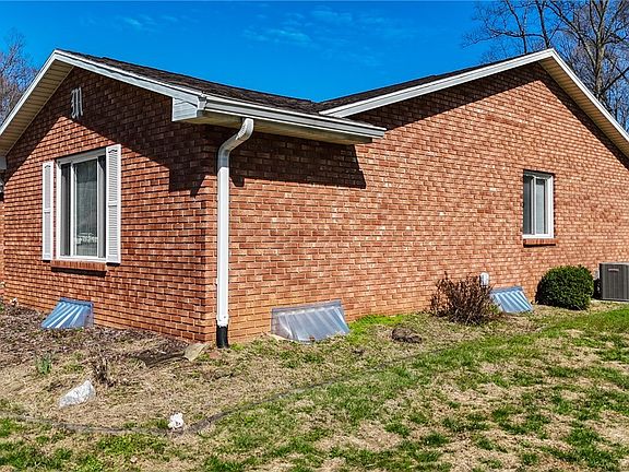 2nd image of 206 Ellsworth Dr