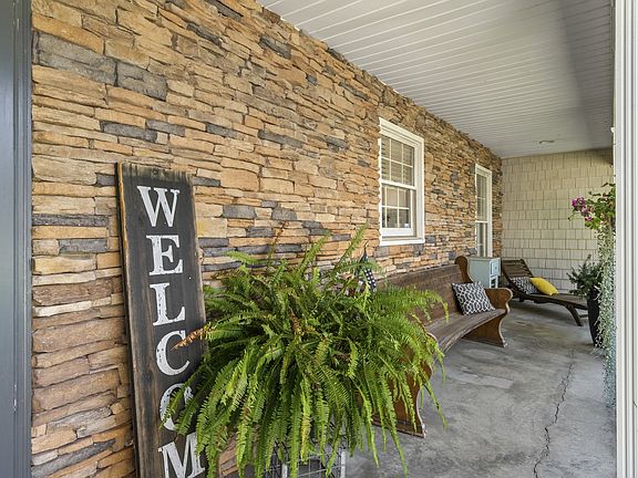 5th image of 735 Shadowbrook Dr