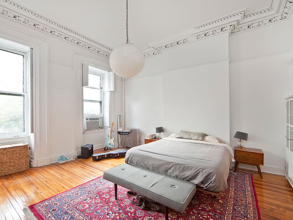 1st image of 557 Henry St #2