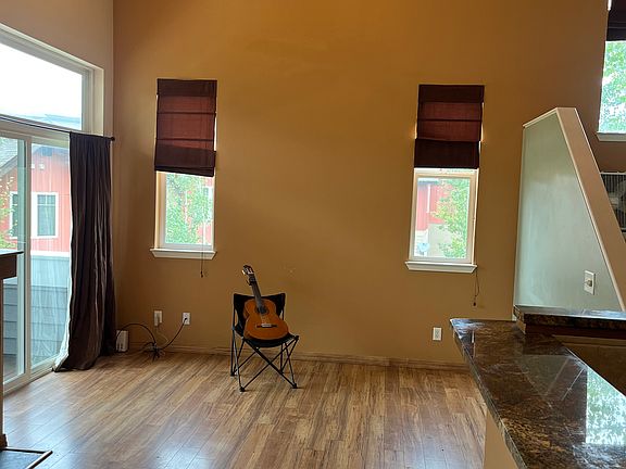 2nd image of 601 Mountain Vista Cir