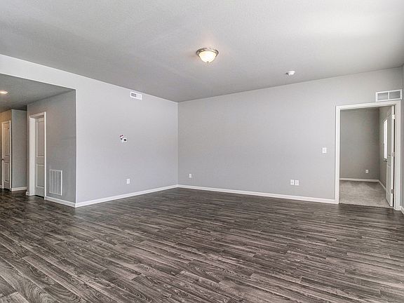 5th image of 1820 Bluff Ridge Ct