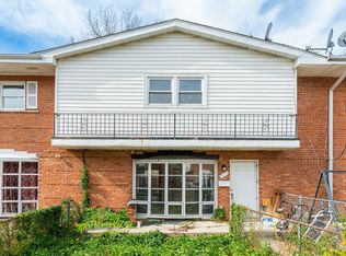 8834 Dee Rd, Des Plaines, IL 60016