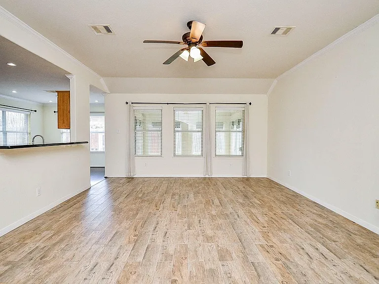 24718 Cobble Canyon Ln — Photo 6
