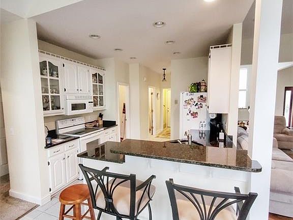 5th image of 283 Cumberland Dr NE