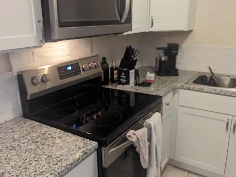 2437 N Brophy Ave #4 — Photo 5