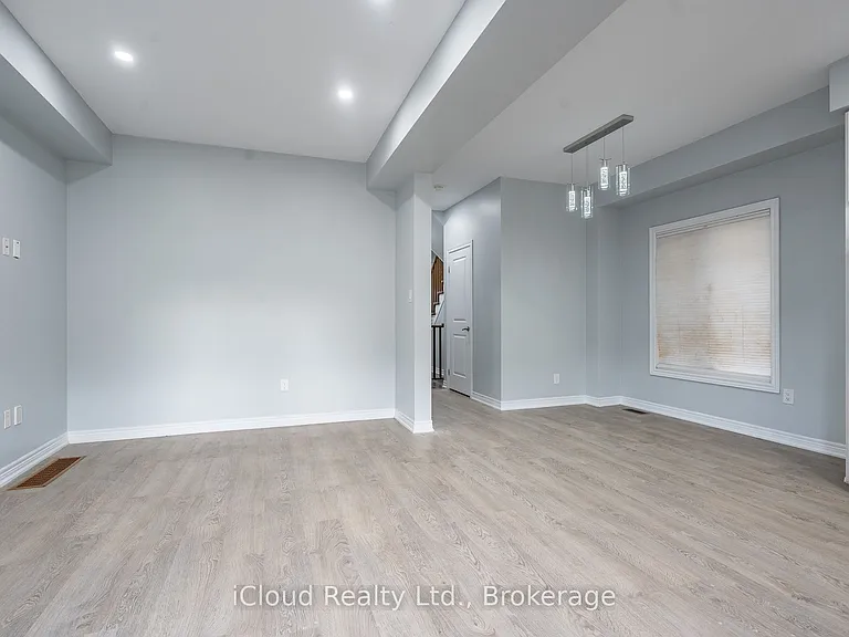 113 Echovalley Dr — Photo 4