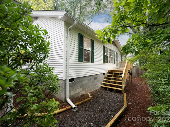 77 Baker Ave, Asheville, NC 28806