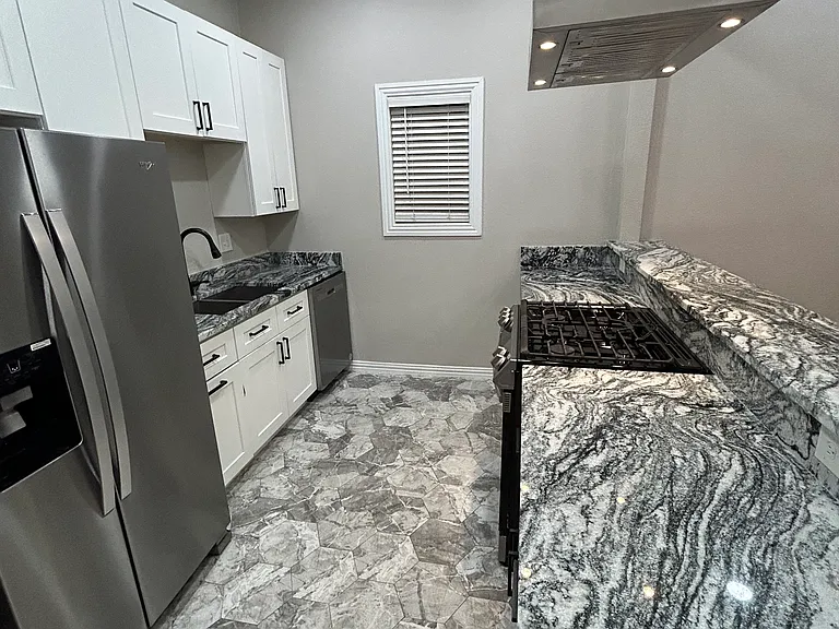 505 S Storey St #505 — Photo 7