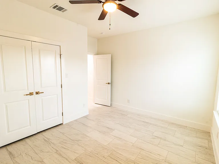 536 Highview Ct — Photo 11