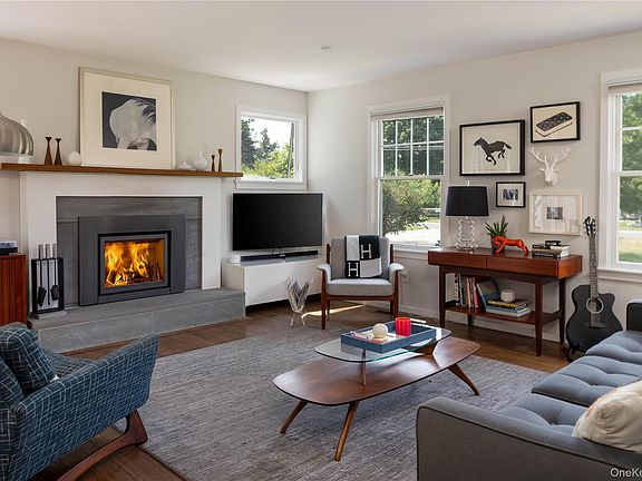 3rd image of 1050 Bayview Avenue