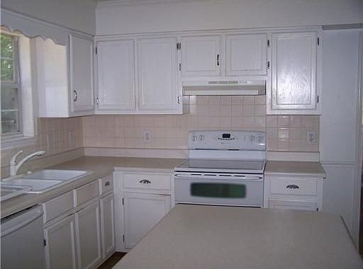 4th image of 6109 Candlewood Ln
