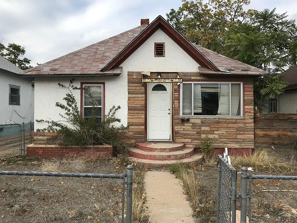1st image of 1425 E 3rd St