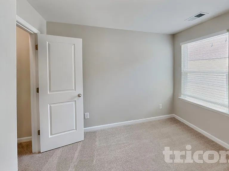 305 Woodfern Ct — Photo 14