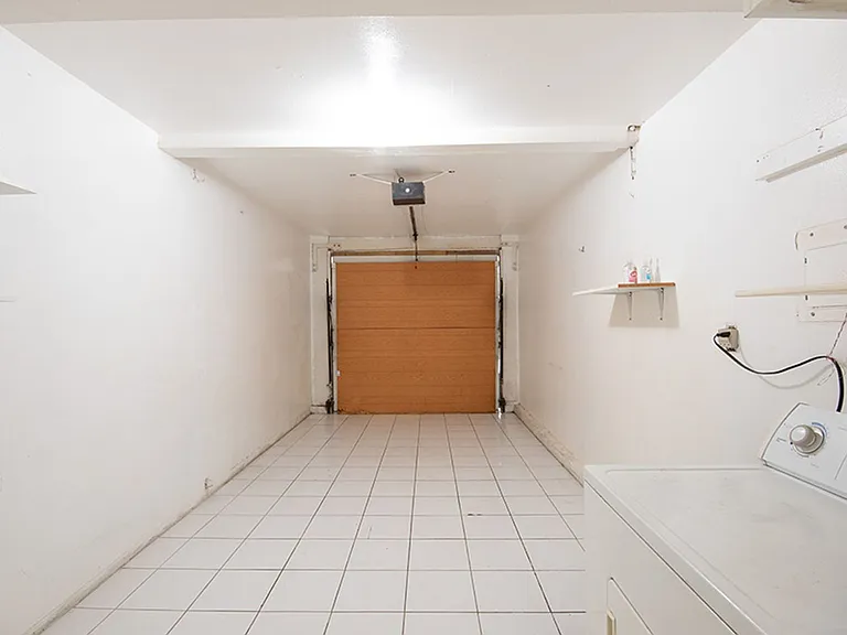 8065 Presidential Way — Photo 18