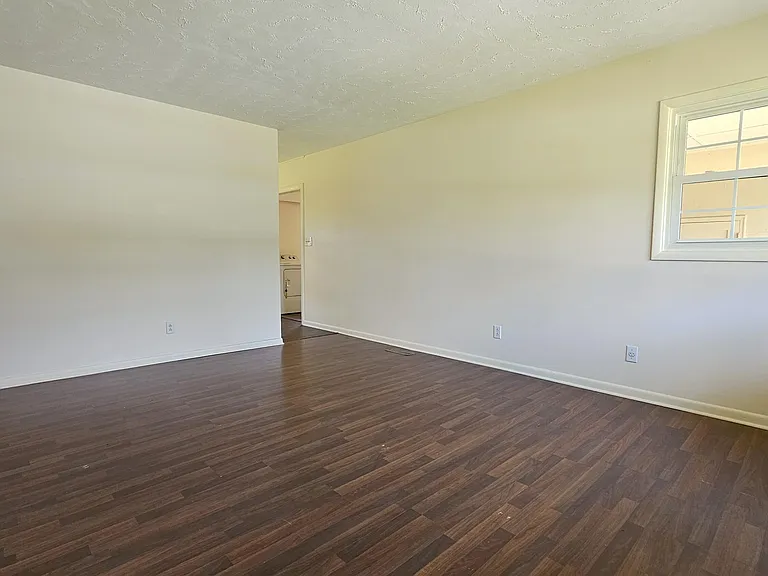 108 Princeton Dr — Photo 3