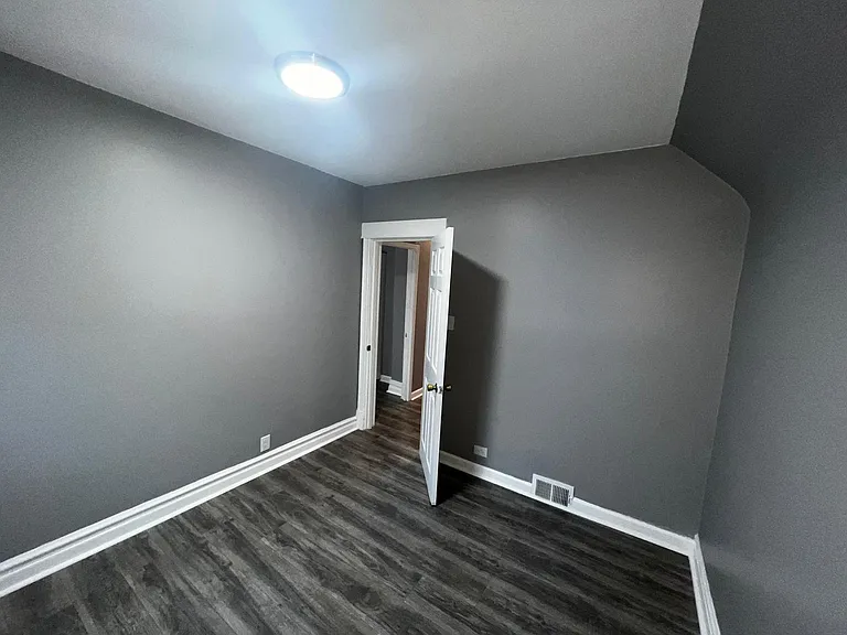 709 N Laramie Ave — Photo 18