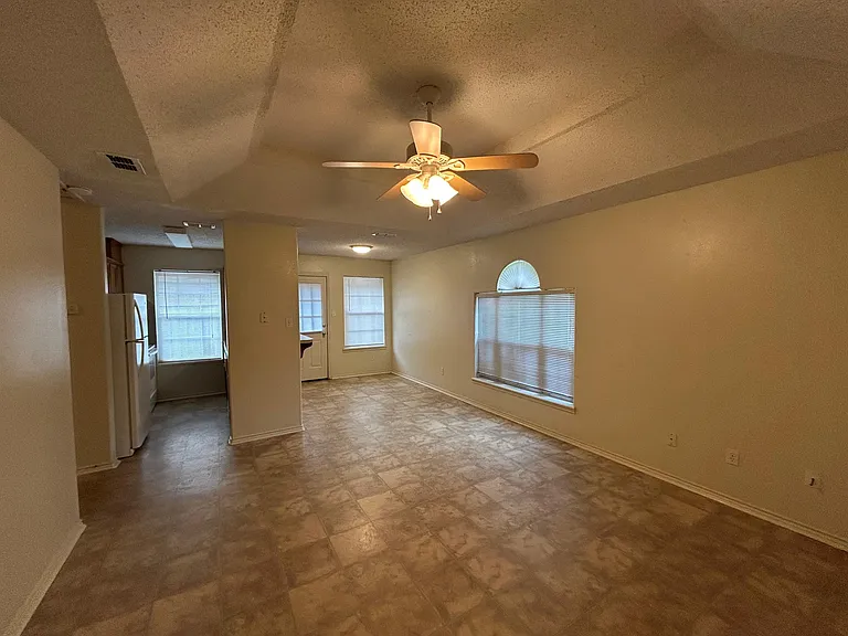 1010 Lexington Cir #1 — Photo 2