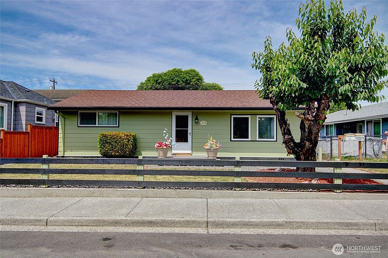 2nd image of 1709 2nd St