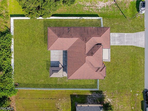 4th image of 775 Arundel Cir