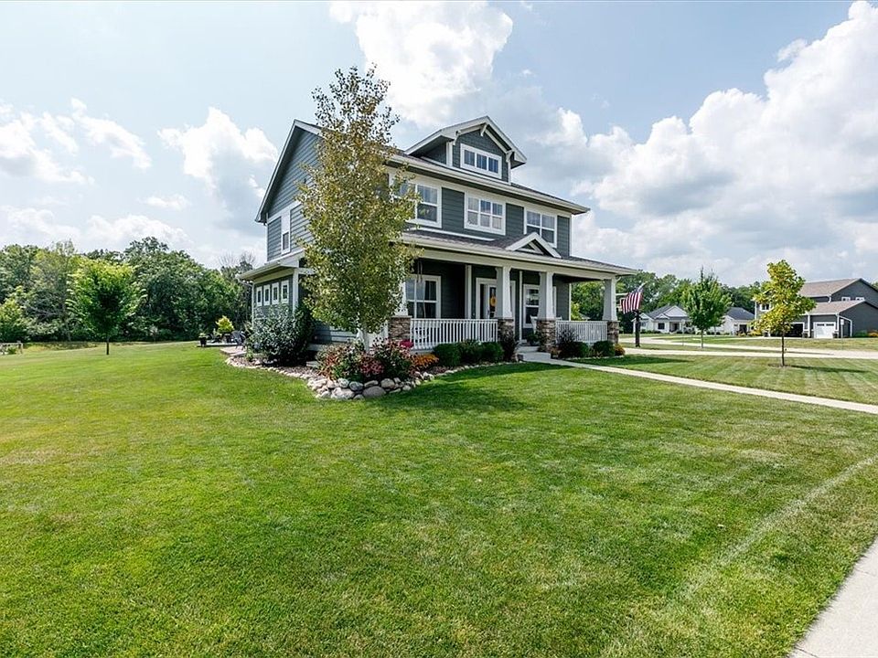 1st image of 840 Cardinal Dr