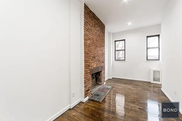 Rented by Bond New York | media 9