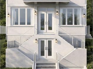 603 W Fingerboard Rd, Staten Island, NY 10305