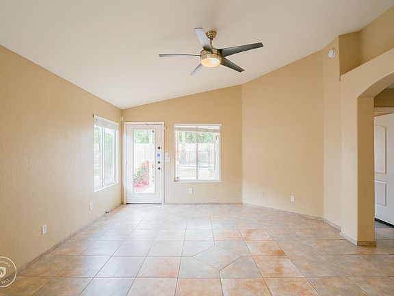 4th image of 8610 W Paradise Ln