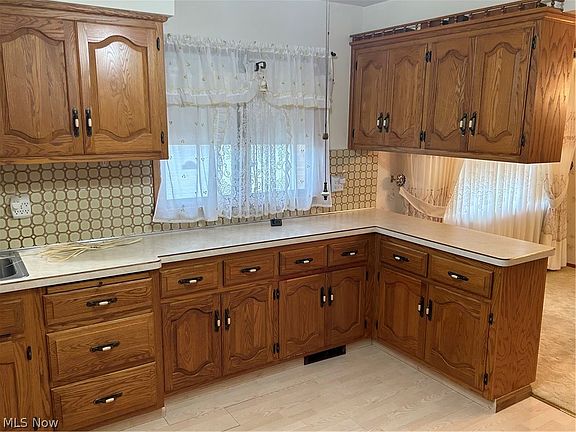 3rd image of 4716 Forest Edge Dr