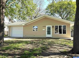1209 Grant St, Beatrice, NE 68310