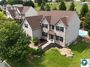 448 E Beil Ave, Nazareth, PA 18064