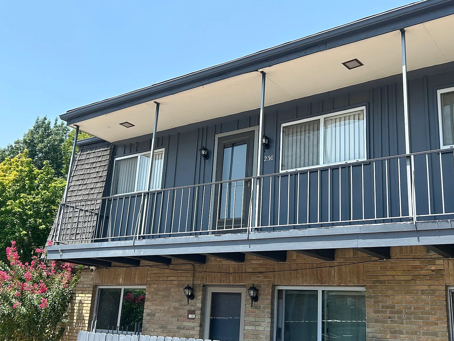 2 bed, 1.5 bath, 1020 sqft, $1,800 — Photo 2